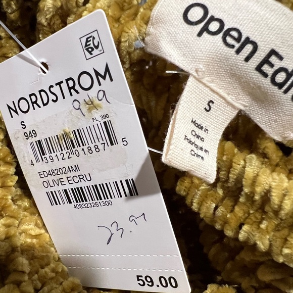 NWT Woman’s size small Open edit Short Sleeve Crop Sweater - Picture 3 of 3